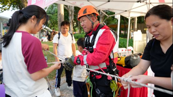 “全运有你 救在身边”——广州红十字志愿服务为“新彩广州”添暖