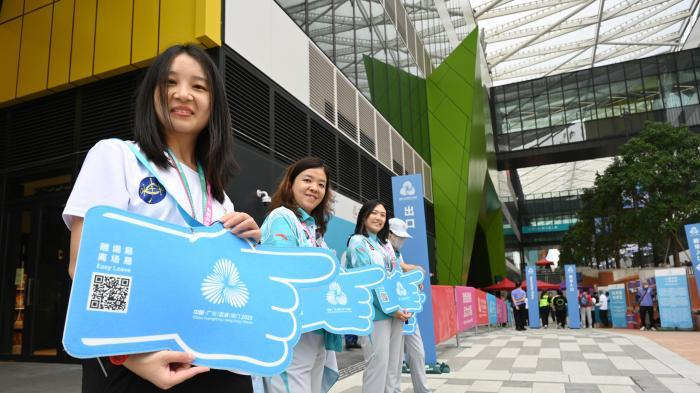 十五运会香港赛区义工：为祖国运动盛会感到骄傲