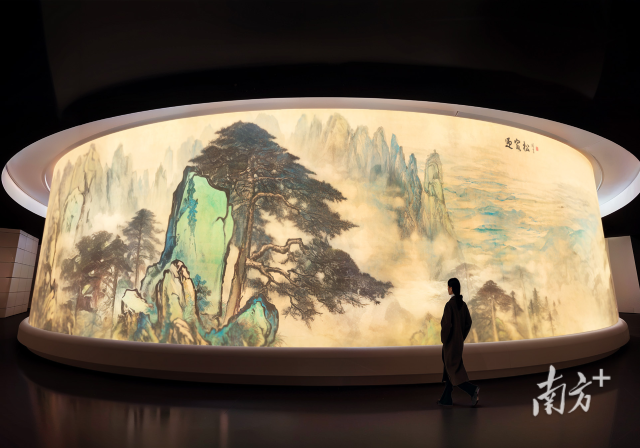 展厅融合艺术与科技，实现沉浸式策展理念