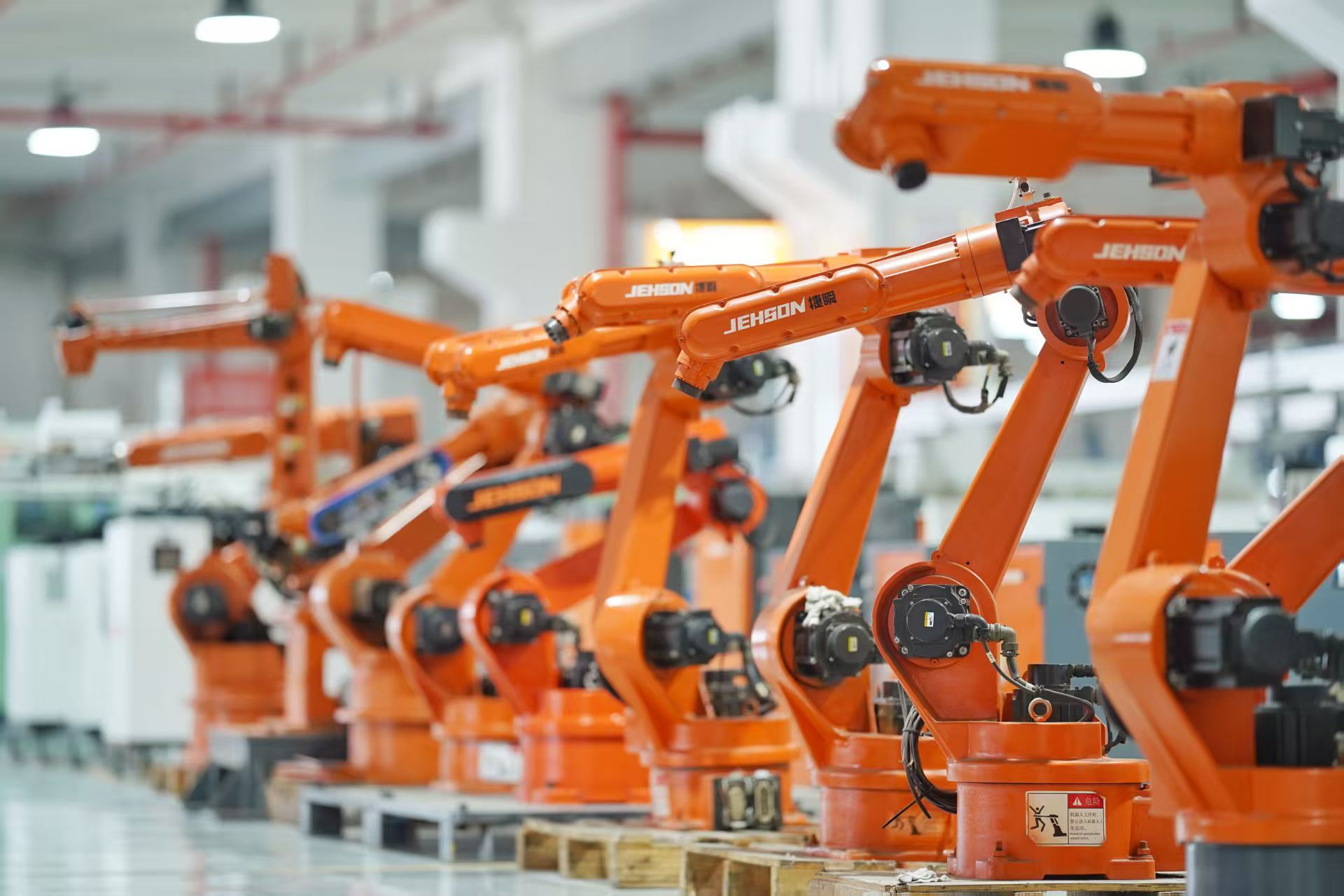 广东何以“走在前、作示范、挑大梁”？