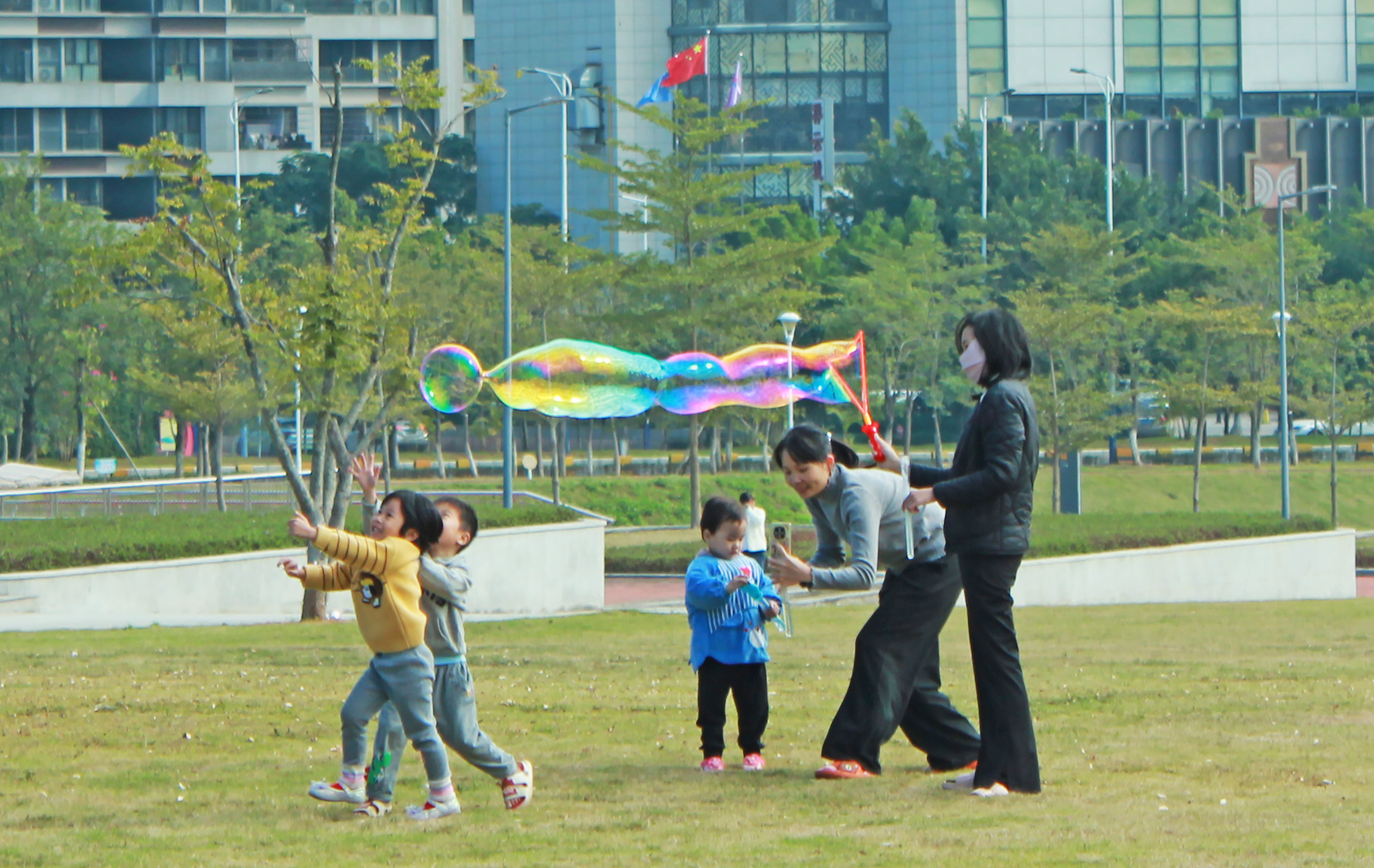 云浮市体育公园：乐享冬日暖阳