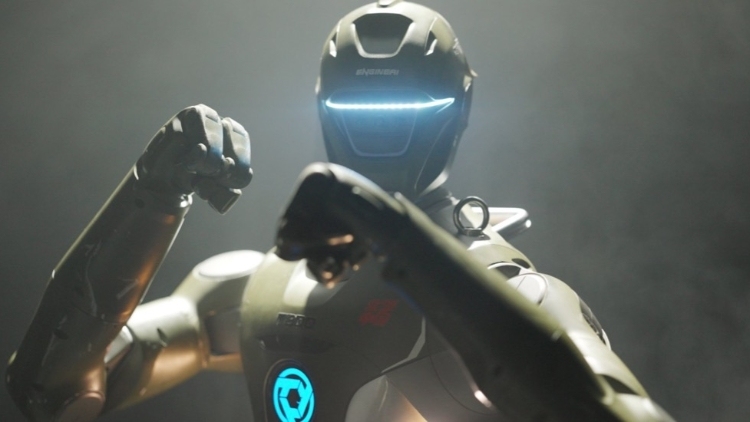 身高1.73m体重75kg，众擎T800机器人18万元起售