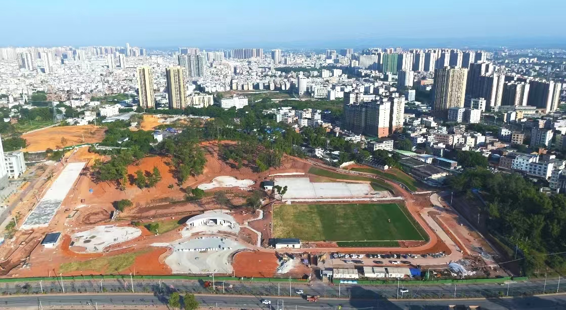 罗定市体育公园初具规模 篮球场、网球场等硬底化工程已完工