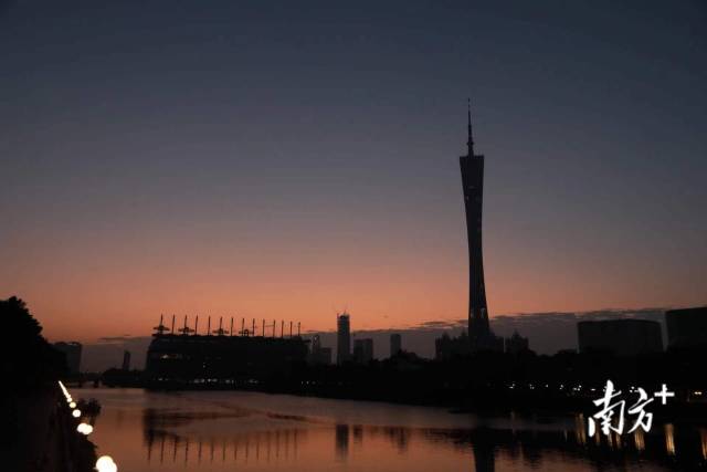 南方+ 吴伟洪 拍摄