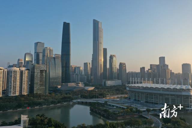 南方+ 吴伟洪 拍摄