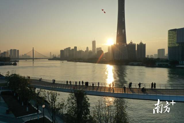 南方+ 吴伟洪 拍摄