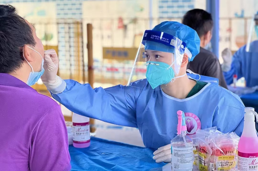 GZ adds 8,210 COVID-19 cases, adjusts control areas