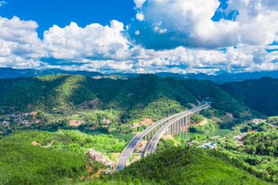Top 9 beautiful and safe highways in GD
