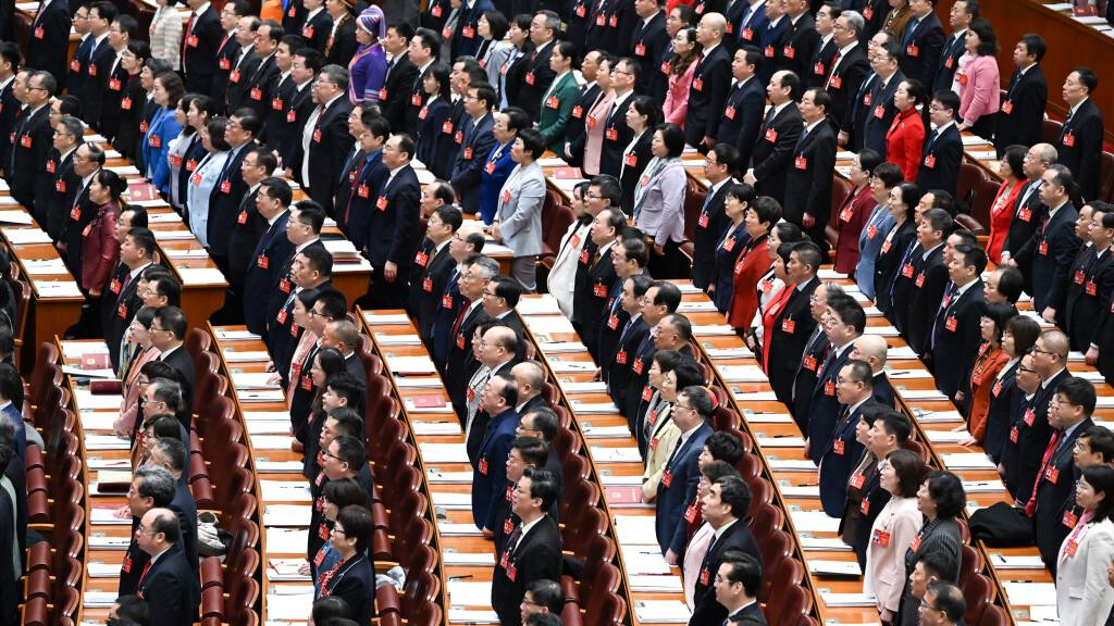 Chinese premier delivers government work report