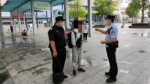 乘坐火车时这些东西别携带!有旅客被处行拘 乘坐火车时这些东西别携带!有旅客被处行拘