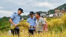 “送考下乡”、“零距离”巡防……梅州公安用心办好群众“贴心事” “送考下乡”、“零距离”巡防……梅州公安用心办好群众“贴心事”