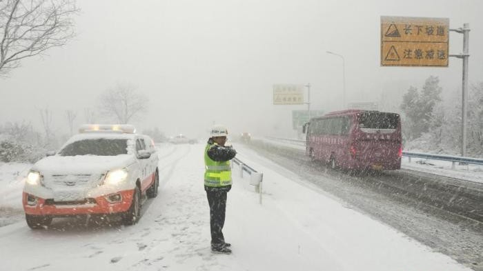 四预警齐发！雨雪何时停？春运如何保障？
