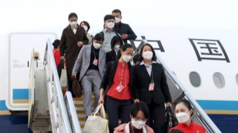 广东省出席党的二十大代表抵京