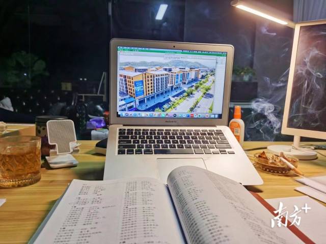 黎绍健的反思实践则是在午夜进行。