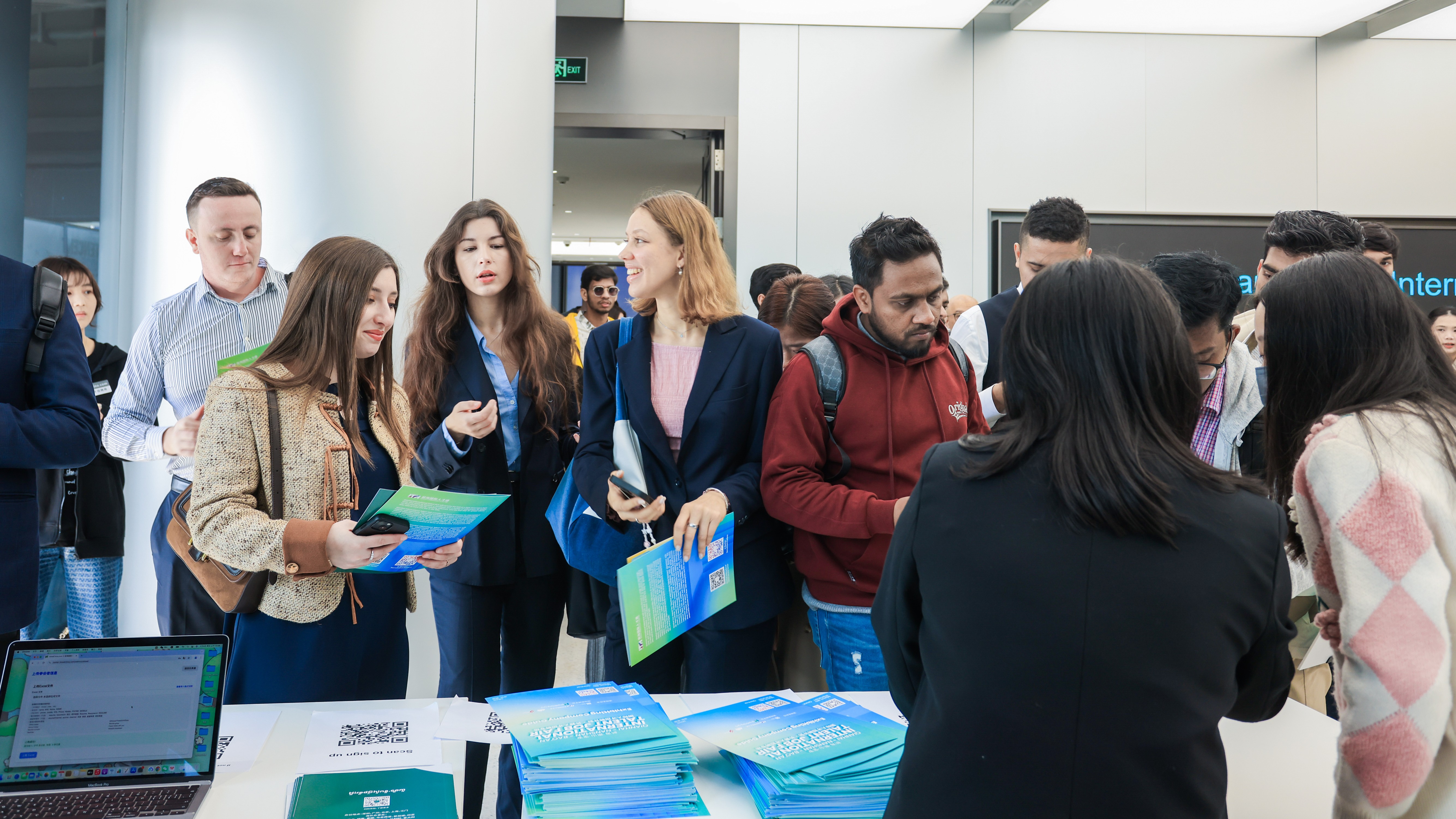 Qianhai hosts Greater Bay Area's largest international talent job fair