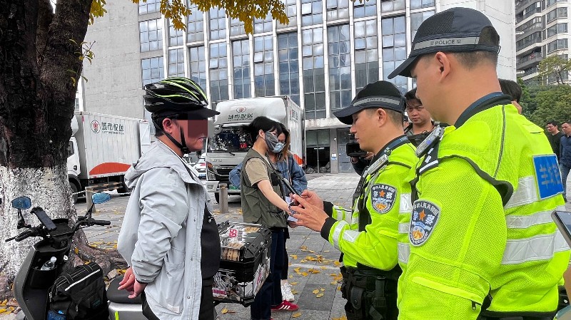 骑“电鸡”非法改装、不戴头盔、闯限行等！今起广州严查