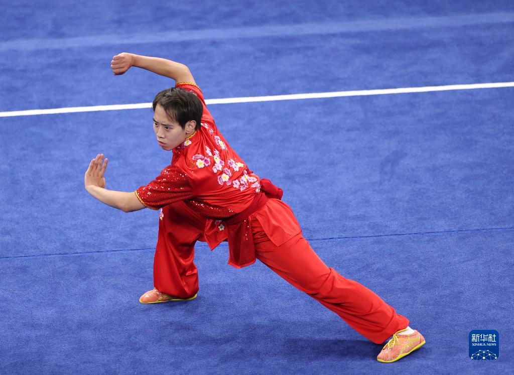 7月29日,中国选手金哲典在比赛中。新华社记者 贾浩成 摄