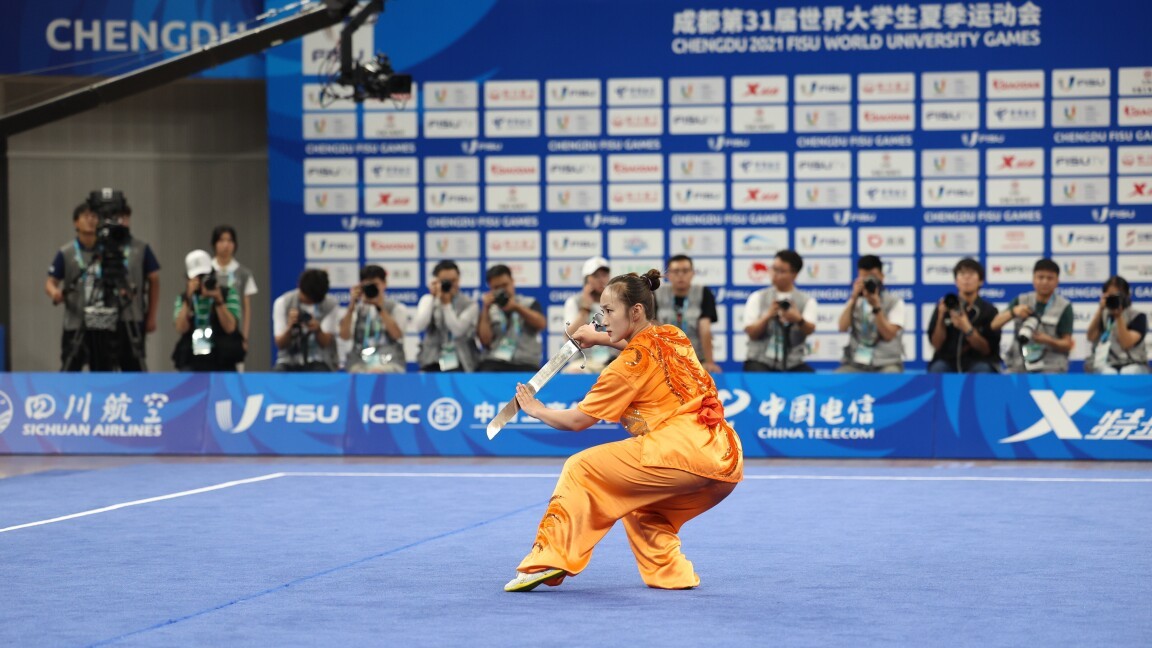 宋翠芳获成都大运会武术女子南刀冠军