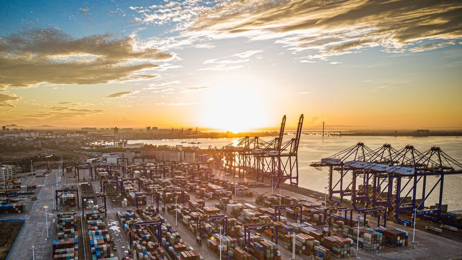 Les pôles commerciaux chinois augmentent le nombre de leurs routes maritimes pour diversifier leurs marchés