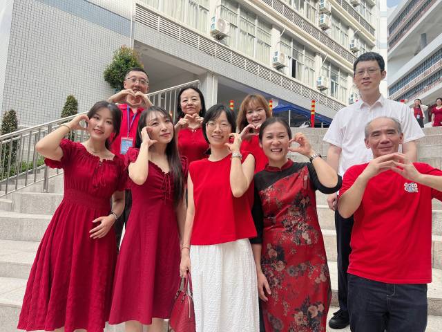 全國首個！深圳上線試運(yùn)行AI政務(wù)助手“深小i”