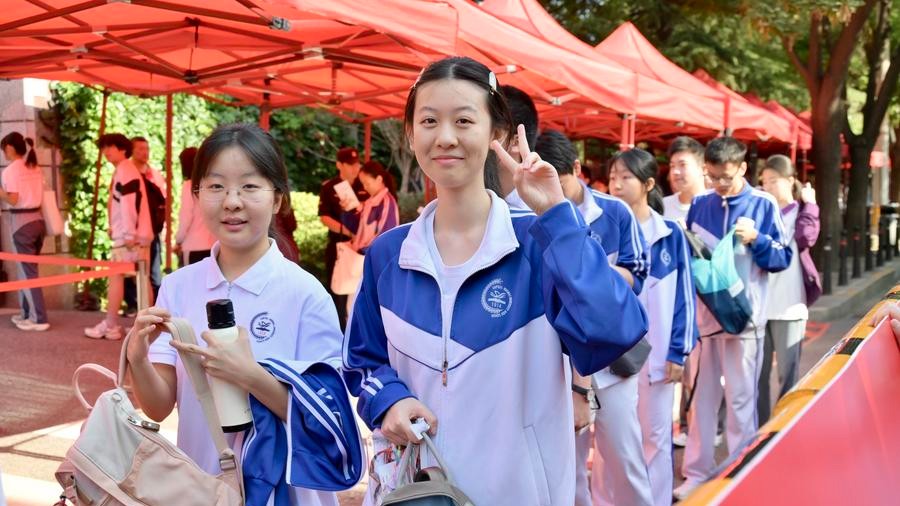2025 gaokao sees high-tech vigilance meet human care