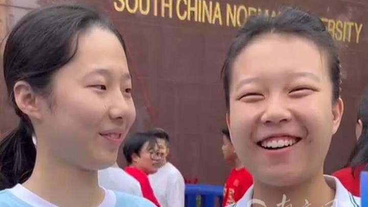 高二学妹为师哥师姐送祝福：蓝袍加身梦为马，状元桥边战天下！