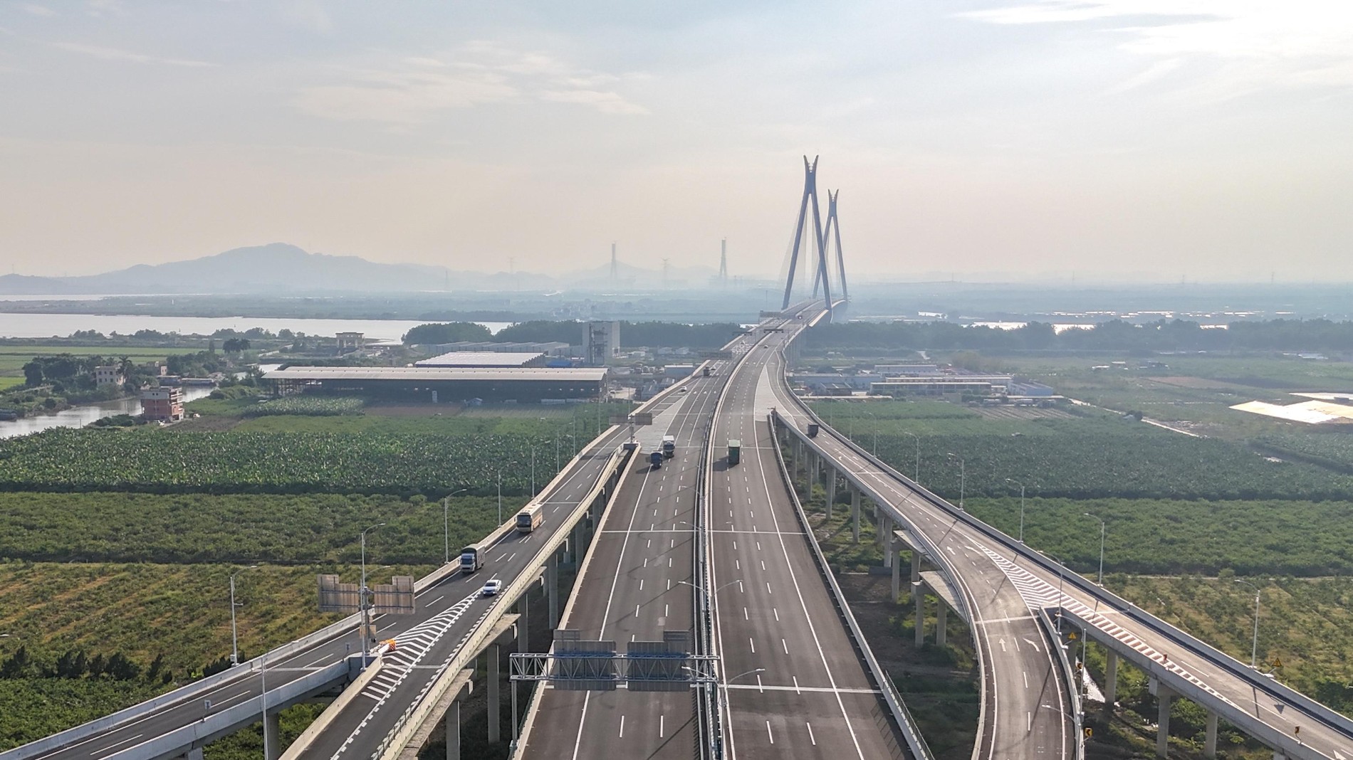 Nansha-Zhongshan Expressway creates a '30-minute transport circle' in Greater Bay Area around Nansha