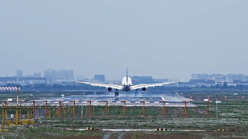 Hausse du trafic de passagers de l'aéroport de Hong Kong au premier trimestre