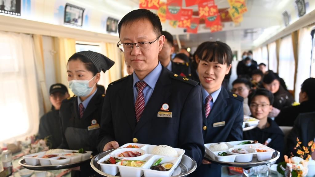China Railway Shanghai lance des coffrets repas bon marché