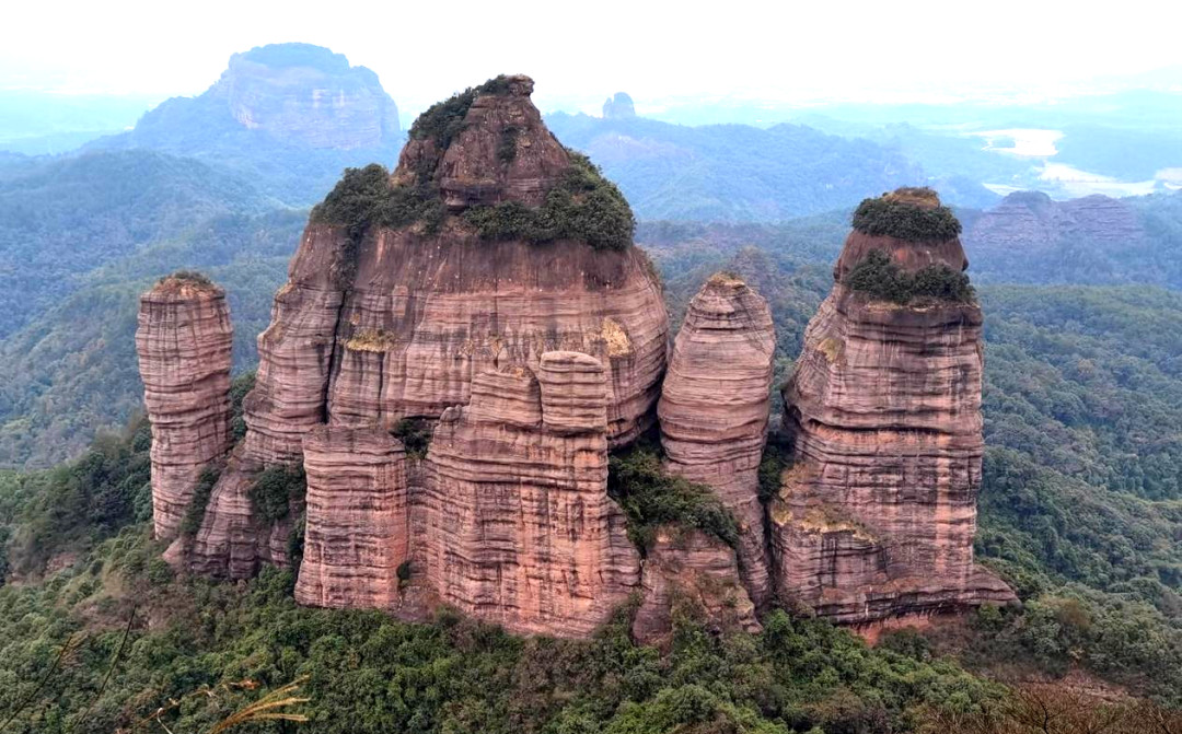 丹霞山巴寨景区图片图片