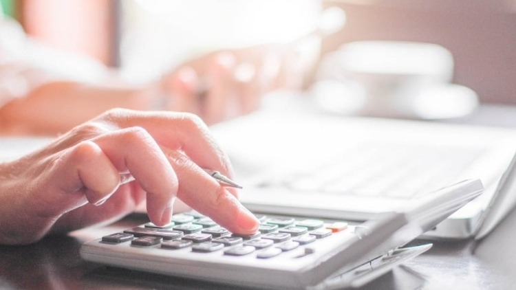 广东2026年起施行低保新规 就业成本可从劳动者收入中扣除