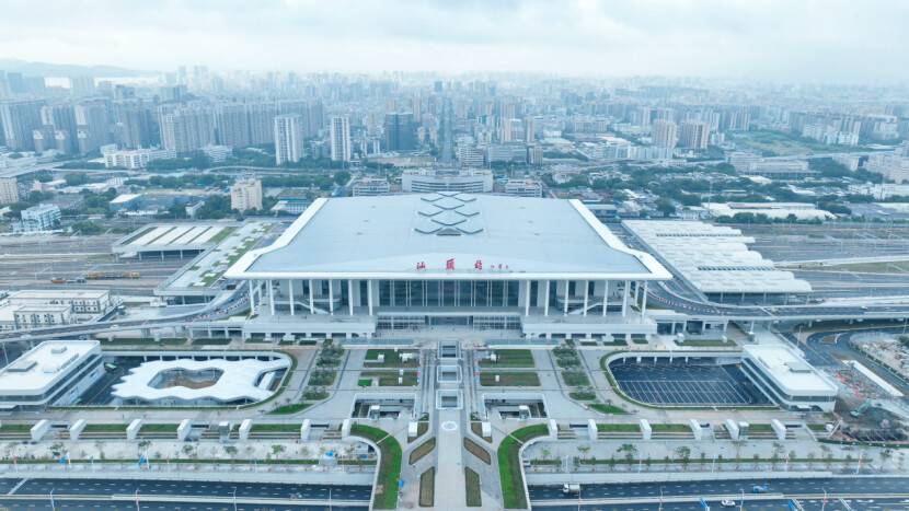 New Shantou Railway Station now in operation