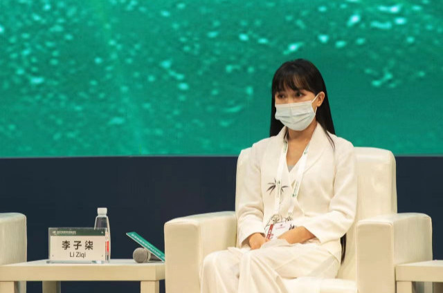 Li Ziqi shows up in this forum after not publishing videos in 4 months