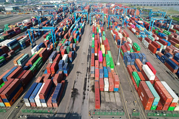 China's foreign trade maintains robust growth, reports improved quality