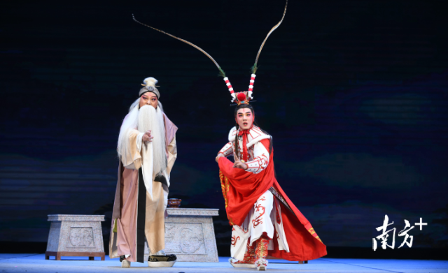 陈嘉明(右)。 陈嘉明(右)。