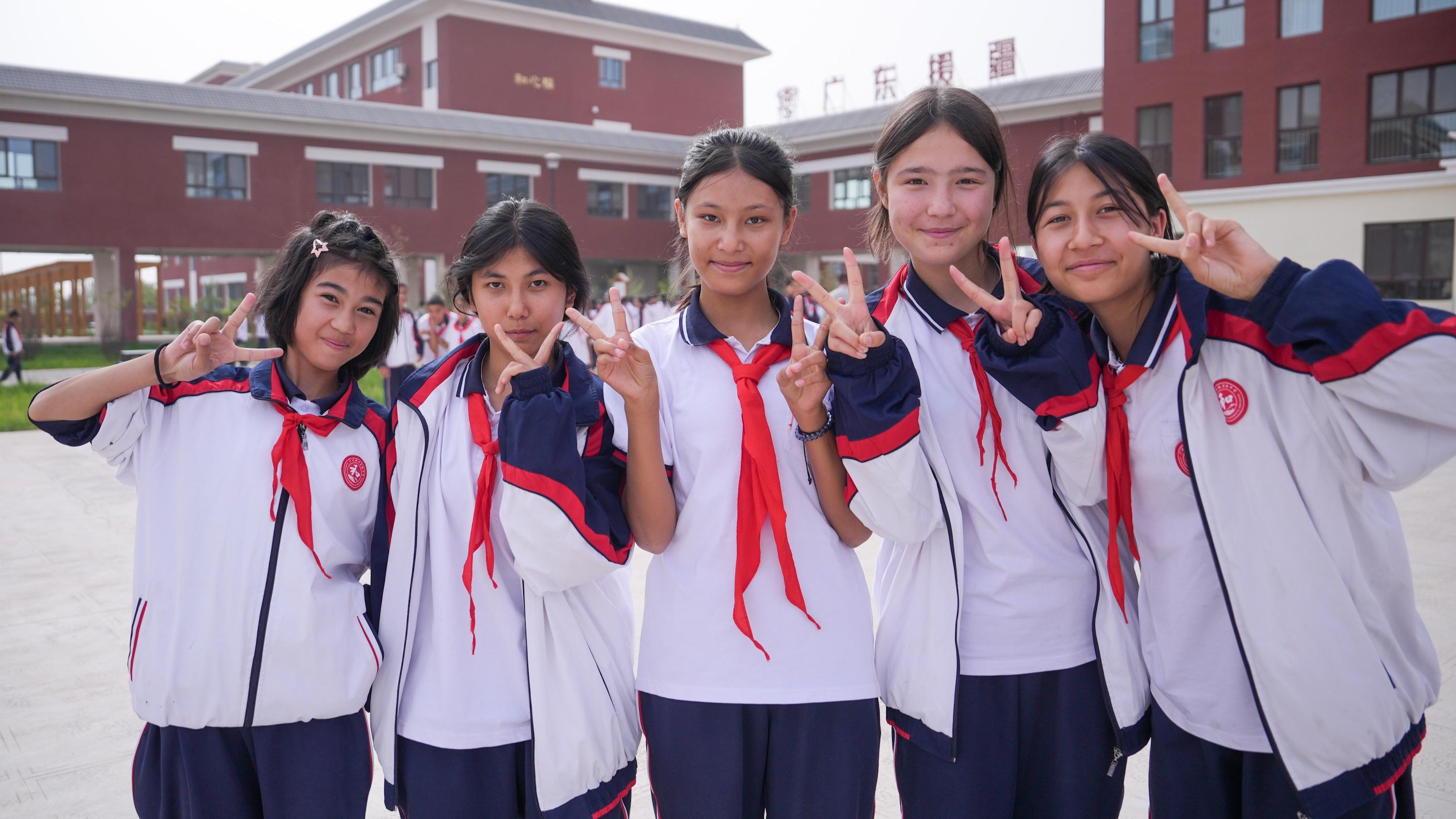 粤暖天山写新篇：广东在教育等多领域支援建设美丽新疆的努力