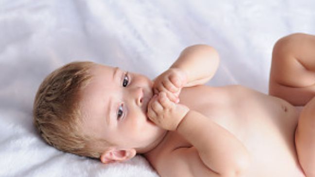 爱吸手指、咬指甲，当心这些习惯，让孩子“啃”出疱疹性瘭疽