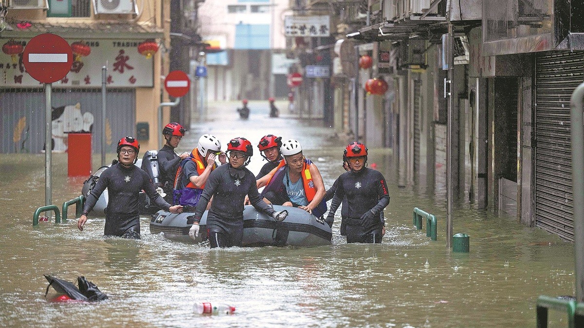 Typhoon Ragasa weakens after landfall in Guangdong