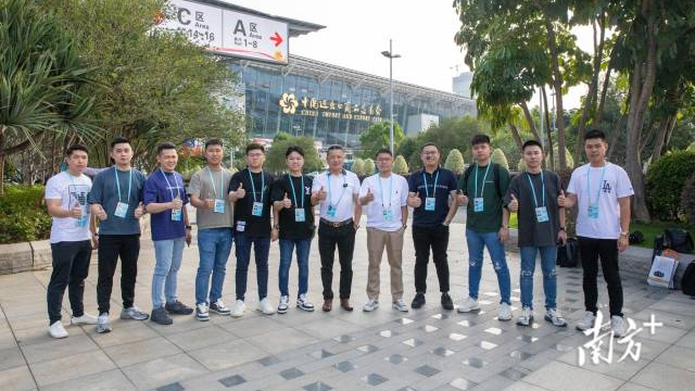 Young Malaysian participants impressed by the scale of Canton Fair