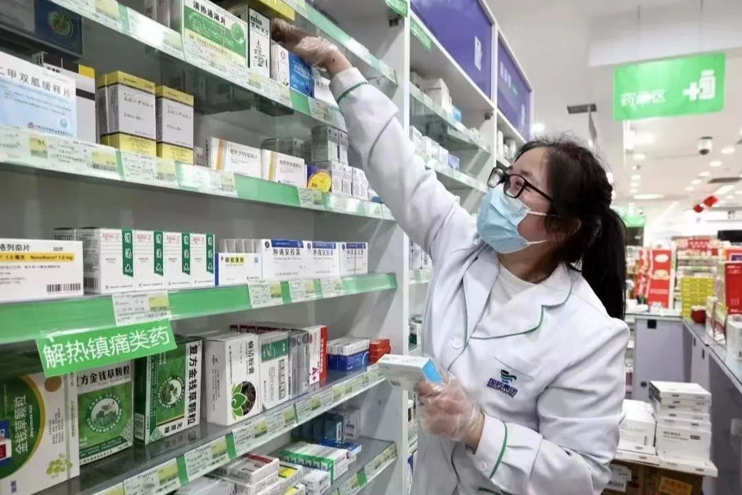 Medication instructions for high-risk population infected with COVID-19