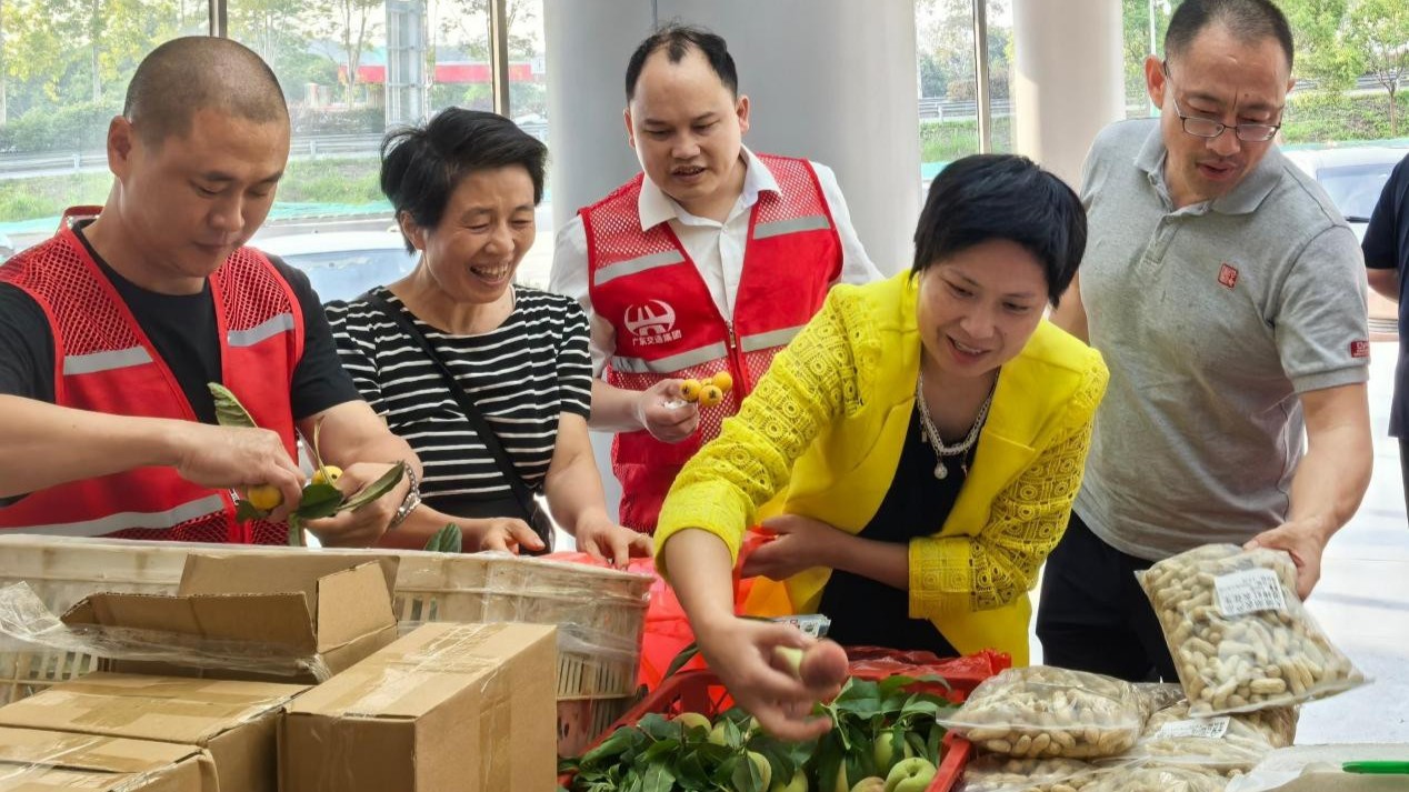高速服务区带动特色农产品“走俏”