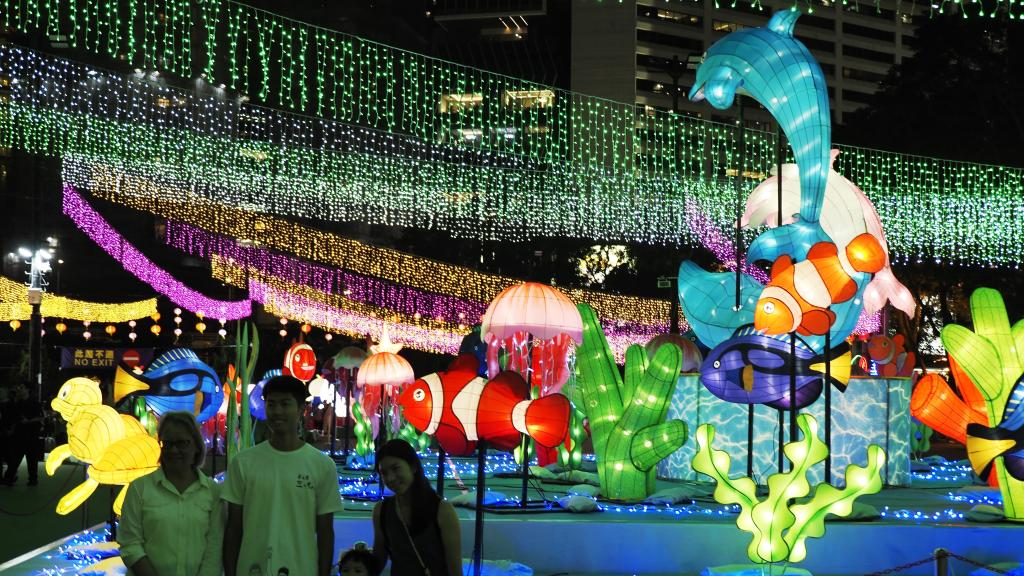 Lantern fair held to mark National Day, Mid-Autumn Festival in Hong Kong