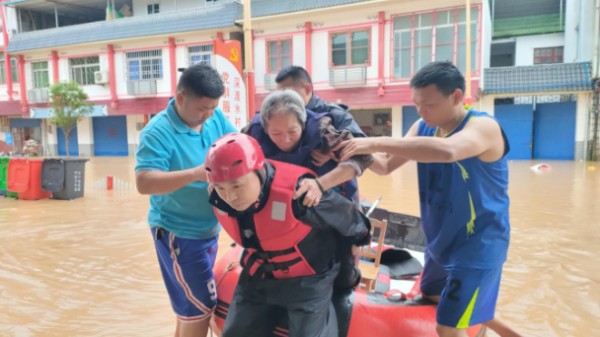 闻“汛”而动，退役军人投身抗洪抢险救援一线