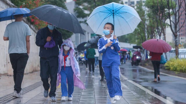 多地宣布延迟开学！“苏拉”来了，中小学生和家长怎么应对？