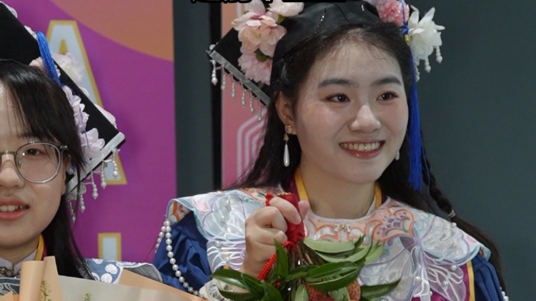 专属甜蜜！华农辅导员自制“荔枝捧花”，送别毕业生