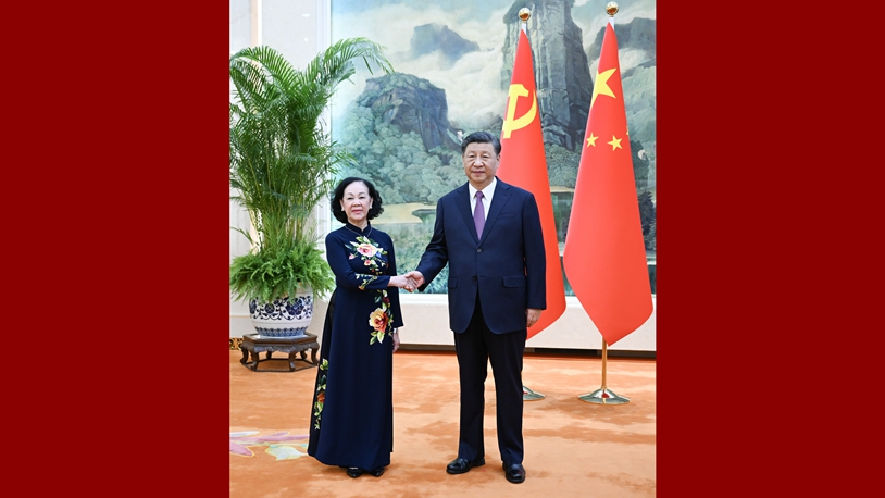 Xi meets with senior CPV official