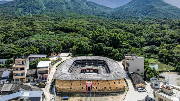 泰华楼：光阴雕刻的畲族围城｜古建光影