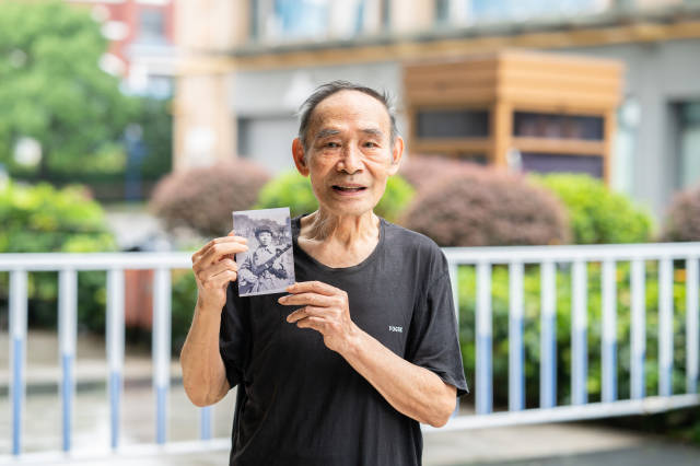 抗美援朝老兵黄永基和他年轻时候的照片