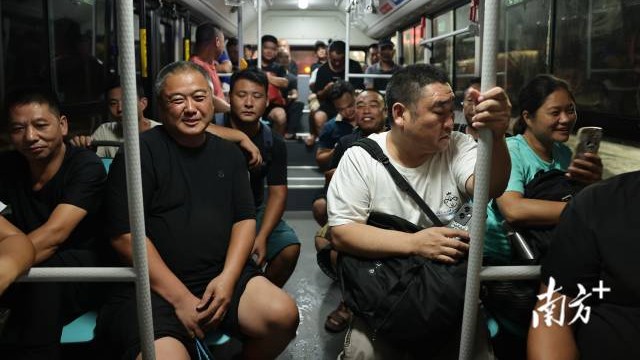 “摩羯”将至，数千名货车司机在徐闻安置点等风过