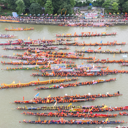 Dongjiao dragon boats spectacle returns after 20 years on Huadi River